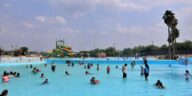 Activa Gobierno Municipal albercas, pies mojados y parques acuáticos para que familias disfruten el verano en Nuevo Laredo