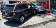 Accidente en Juárez deja dos heridos y daños en tres vehículos