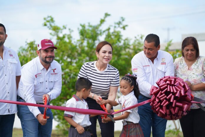 Entrega Carmen Lilia obras de infraestructura escolar en Nuevo Laredo