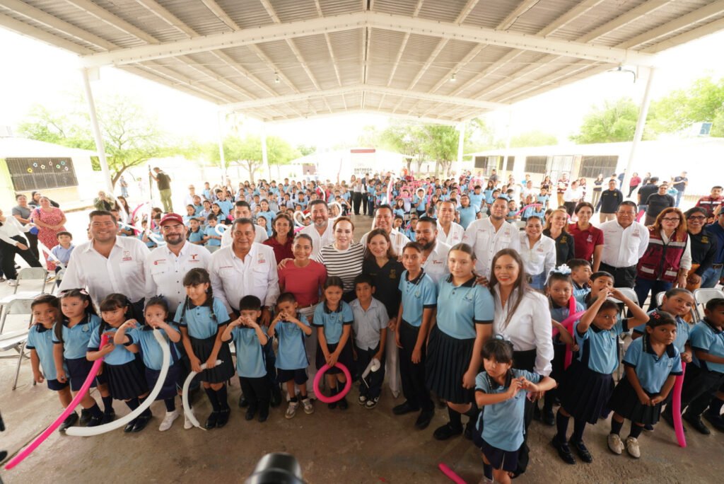 Entrega Carmen Lilia obras de infraestructura escolar en Nuevo Laredo