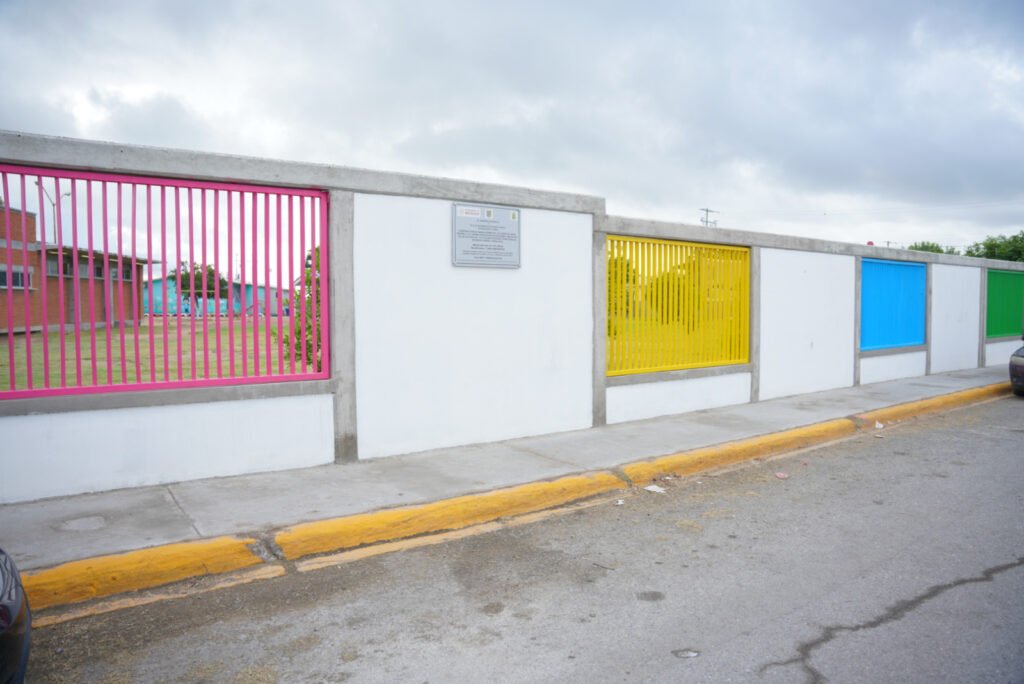 Entrega Carmen Lilia obras de infraestructura escolar en Nuevo Laredo