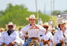 Fortalece Carmen Lilia Canturosas lazos de hermandad con Nueva Ciudad Guerrero; se une a tradicional Cabalgata de San Juan