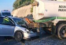 Auto choca contra pipa en retorno del Parque Viveros, en Nuevo Laredo