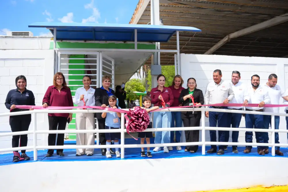 Carmen Lilia Canturosas entrega tres obras educativas en Nuevo Laredo