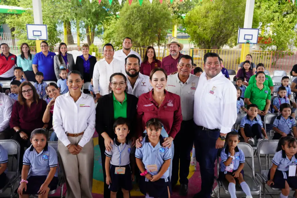 Carmen Lilia Canturosas entrega tres obras educativas en Nuevo Laredo