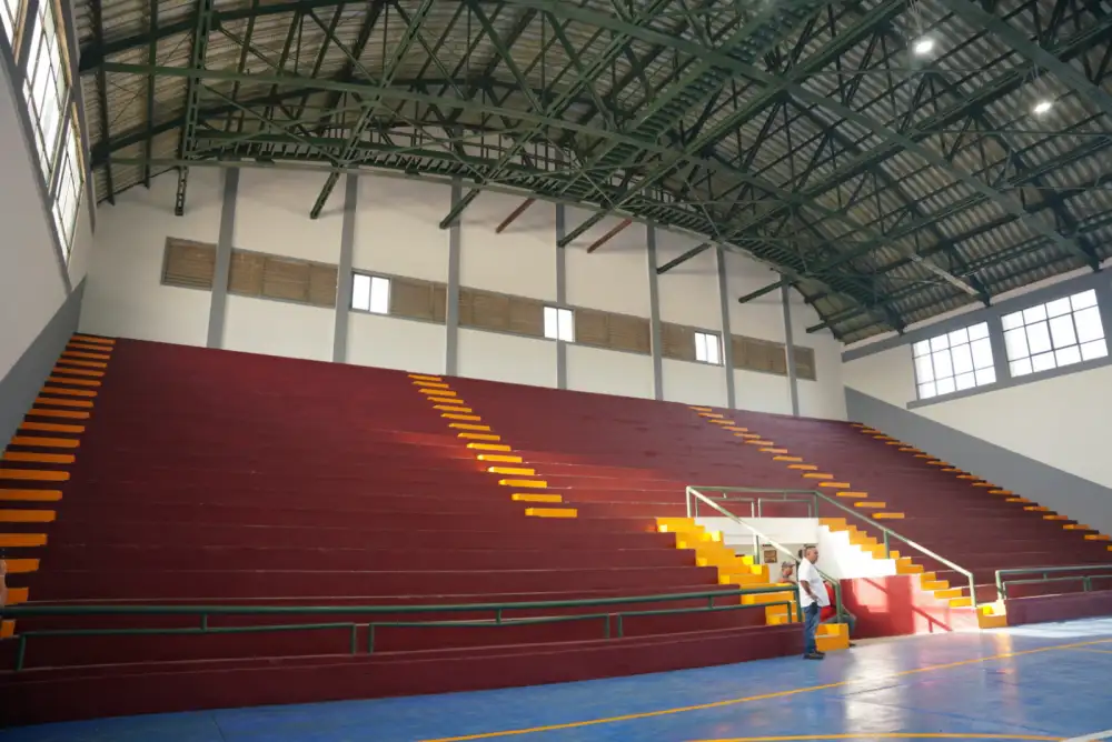 Carmen Lilia recupera 80 años de historia: entrega renovado el Gimnasio Escuadrón 201