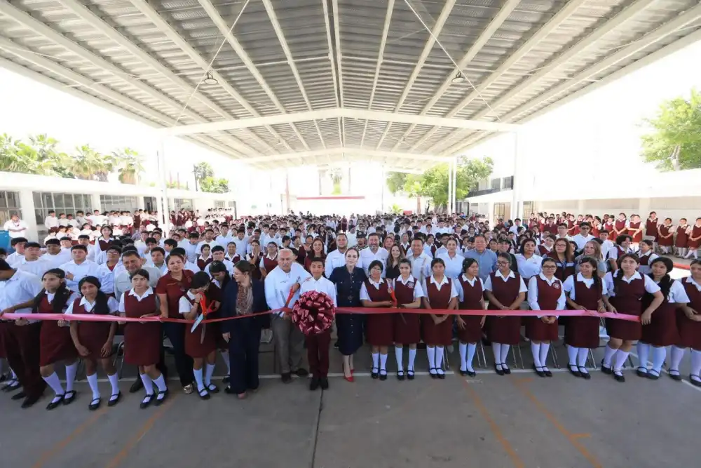 Entre las acciones realizadas en planteles educativos se encuentran módulos sanitarios en el Jardín de Niños Gilberto Puente González y la Primaria Vicente Guerrero, además de la reconstrucción de la techumbre en la Secundaria No. 57 “Santiago M. Belden”.