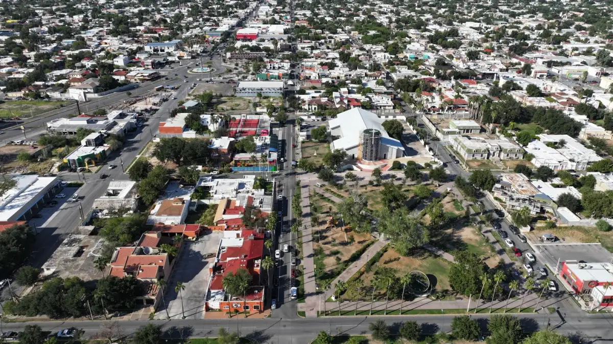 Carmen Lilia Canturosas mejora vialidades clave de Nuevo Laredo