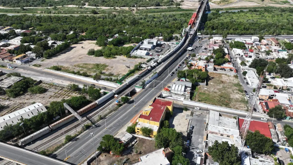 Carmen Lilia Canturosas mejora vialidades clave de Nuevo Laredo