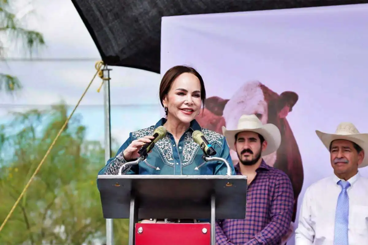 Fortalece alcaldesa Carmen Lilia Canturosas al sector ganadero con “Mineraliza tu Ganado”