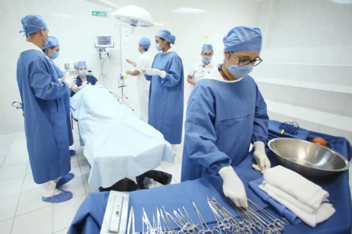 Tamaulipas reubica médicos para cubrir déficit de personal