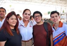 Carmen Lilia Canturosas fortalece apoyo a universitarios con beca para titulación profesional Carmen Lilia Canturosas fortalece apoyo a universitarios con beca para titulación profesional