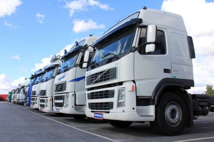 Déficit de operadores golpea al transporte de carga en Nuevo Laredo