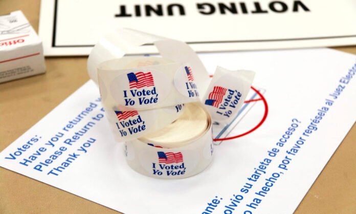 Votantes latinos de Trump dan la espalda a los republicanos